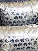 SEQUINS-&-CIRCLES-SILVER-&-GOLD-CUSHION-30-cm-X-50-cm-RECTANGLE-NEW-DESIGNER